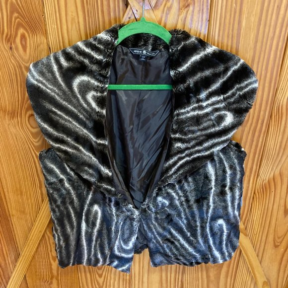 ABBIE MAGS - Picture 1 of 6